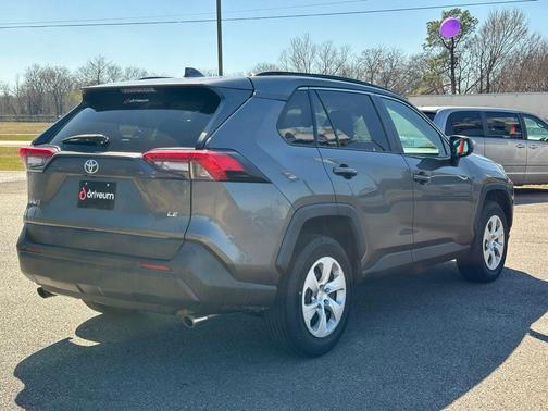 2020 Toyota RAV4 LE