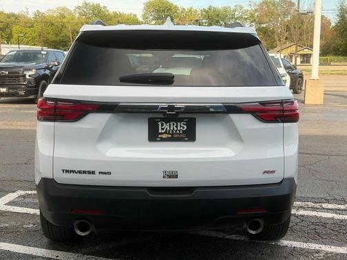 Summit White 2023 Chevrolet Traverse RS