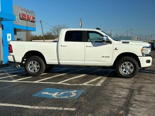 2024 RAM 2500 Laramie Crew Cab 4x4 6'4' Box