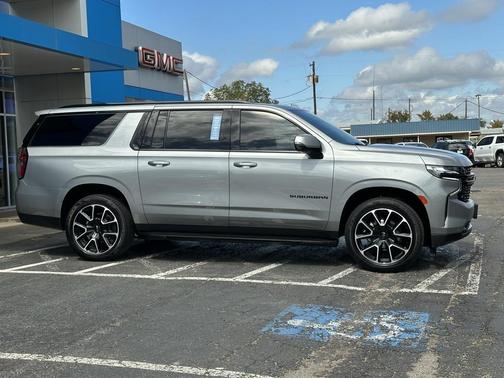 2023 Chevrolet Suburban RST