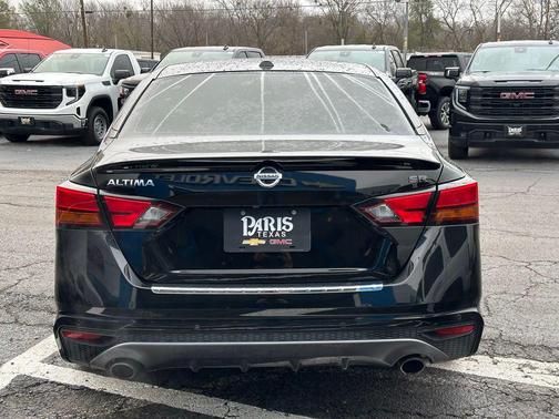 2021 Nissan Altima SR FWD