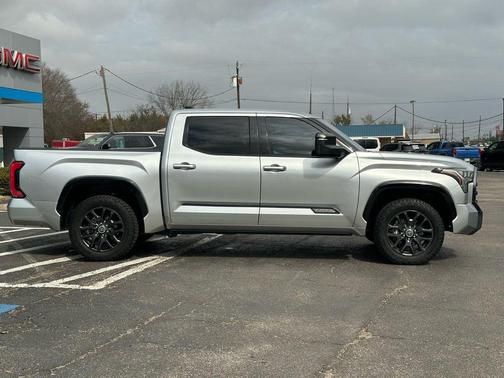 2022 Toyota Tundra Platinum