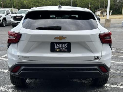 2025 Chevrolet Trax LS