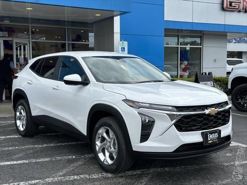 2025 Chevrolet Trax LS