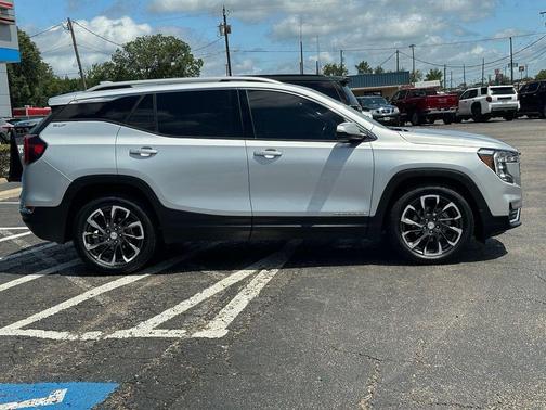 Quicksilver Metallic 2022 GMC Terrain SLT