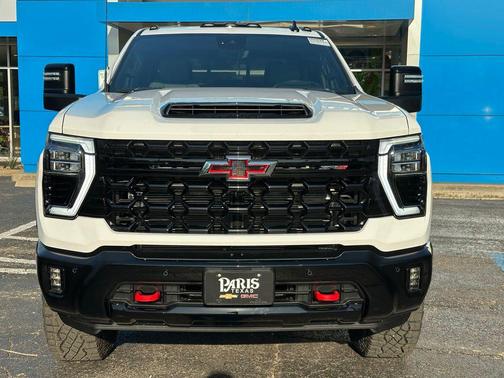 Summit White 2026 Chevrolet Silverado 2500 Crew Cab, Standard Bed, XR2, 4WD