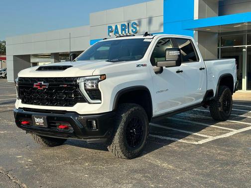 Summit White 2026 Chevrolet Silverado 2500 Crew Cab, Standard Bed, XR2, 4WD