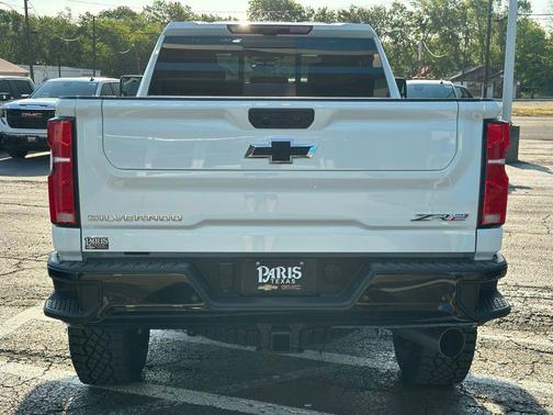Summit White 2026 Chevrolet Silverado 2500 Crew Cab, Standard Bed, XR2, 4WD