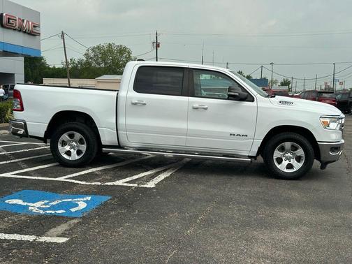 Bright White Clearcoat 2020 RAM 1500 Big Horn/Lone Star