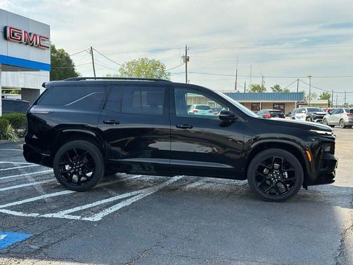 Mosaic Black Metallic 2026 Chevrolet Traverse RS