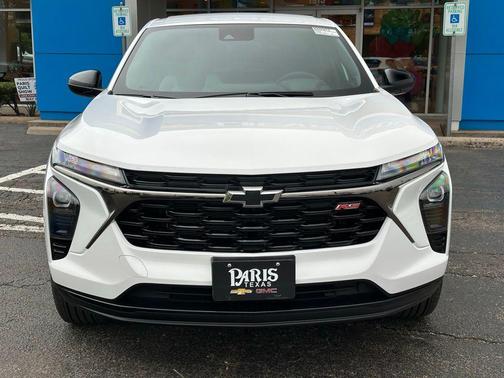 Summit White 2026 Chevrolet Trax FWD 1RS
