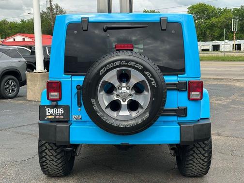 Chief Clearcoat 2017 Jeep Wrangler Unlimited Sahara