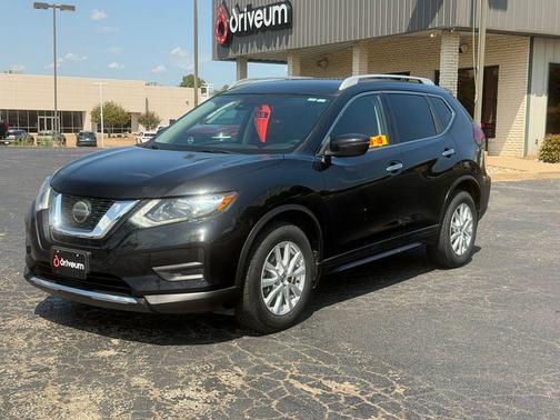 Magnetic Black Pearl 2019 Nissan Rogue S