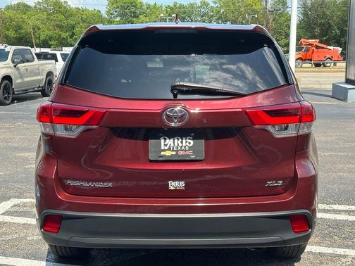 Ooh La La Rouge Mica 2017 Toyota Highlander XLE