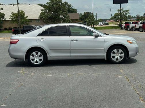 Classic Silver Metallic 2009 Toyota Camry LE
