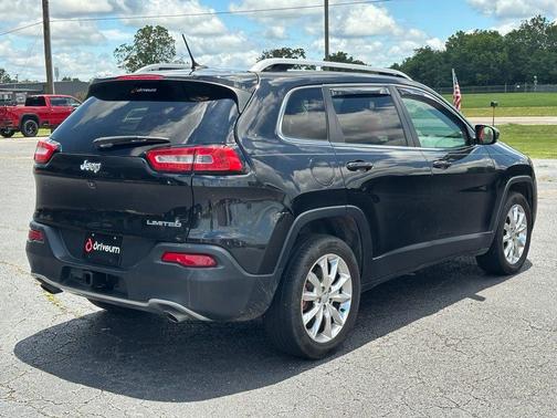 Brilliant Black Crystal Pearlcoat 2014 Jeep Cherokee Limited