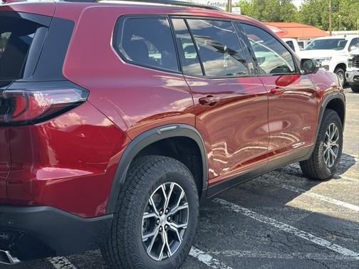 2025 GMC Acadia AWD AT4