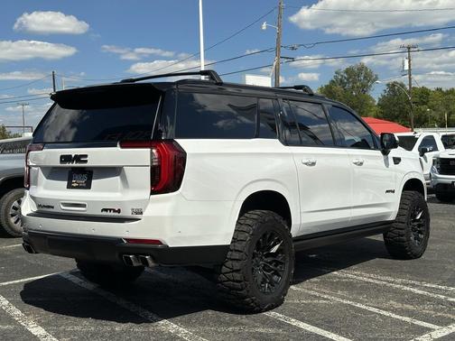 2025 GMC Yukon XL 4WD AT4