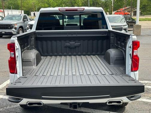 Summit White 2026 Chevrolet Silverado 1500 RST