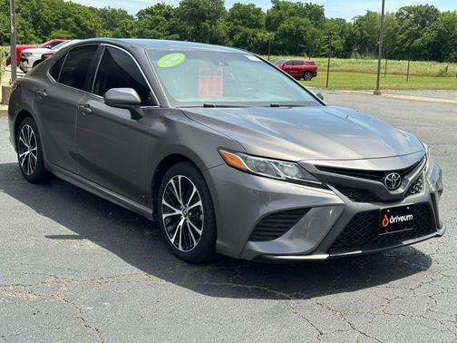 Predawn Gray Mica 2019 Toyota Camry SE