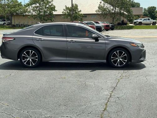 Predawn Gray Mica 2019 Toyota Camry SE