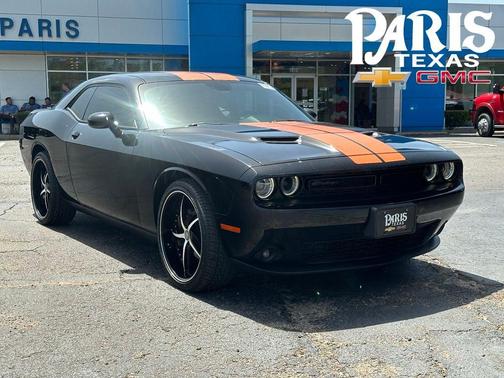 Pitch Black Clearcoat 2022 Dodge Challenger SXT