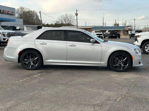 2022 Chrysler 300 Touring