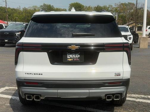 Summit White 2027 Chevrolet Traverse LT