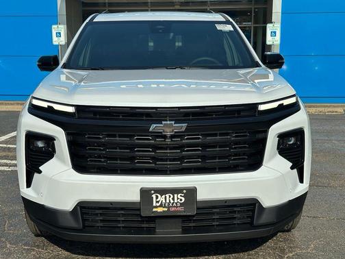 Polar White Tricoat 2026 Chevrolet Traverse LT