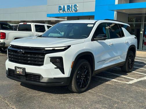 Polar White Tricoat 2026 Chevrolet Traverse LT