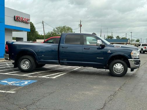 2024 RAM 3500 Laramie Crew Cab 4x4 8' Box