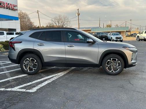 Sterling Gray Metallic 2026 Chevrolet Trax LT