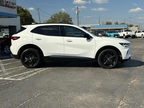 2022 Buick Envision FWD Essence