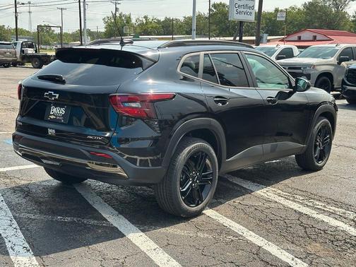 Mosaic Black Metallic 2026 Chevrolet Trax FWD ACTIV