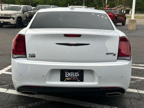 Bright White Clearcoat 2022 Chrysler 300 S