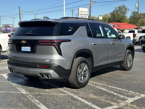2025 Chevrolet Traverse LT