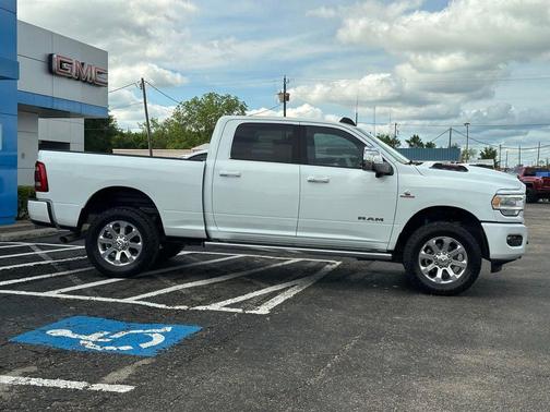 Bright White Clearcoat 2024 RAM 2500 Laramie Crew Cab 4x4 6'4' Box