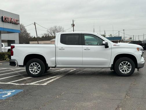 Summit White 2026 Chevrolet Silverado 1500 LT