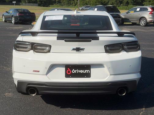 Summit White 2019 Chevrolet Camaro 2SS