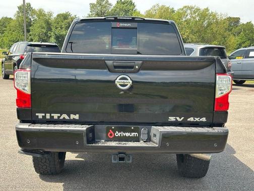 Super Black 2020 Nissan Titan SV