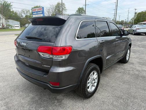 Granite Crystal Metallic Clearcoat 2019 Jeep Grand Cherokee Laredo