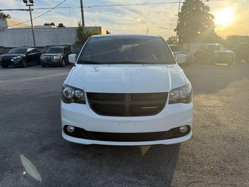 White Knuckle Clearcoat 2019 Dodge Grand Caravan SE