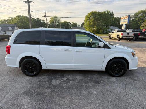 White Knuckle Clearcoat 2019 Dodge Grand Caravan SE