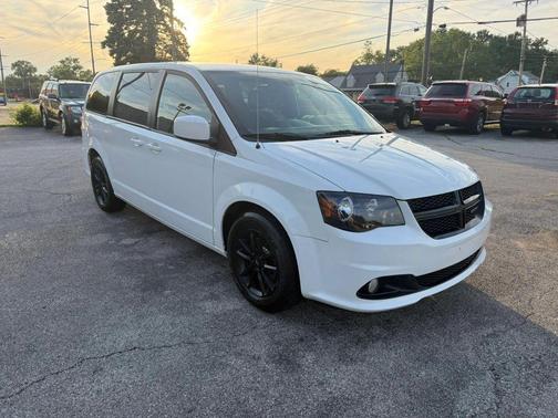 White Knuckle Clearcoat 2019 Dodge Grand Caravan SE