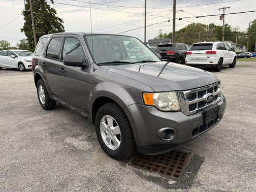 Sterling Gray Metallic 2010 Ford Escape XLS