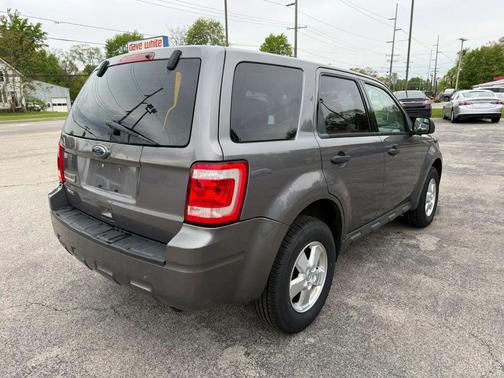 Sterling Gray Metallic 2010 Ford Escape XLS