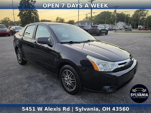 Ebony 2010 Ford Focus SE