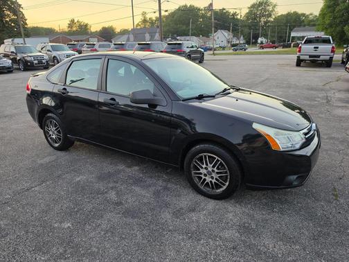 Ebony 2010 Ford Focus SE