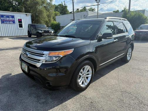 Tuxedo Black Metallic 2014 Ford Explorer XLT