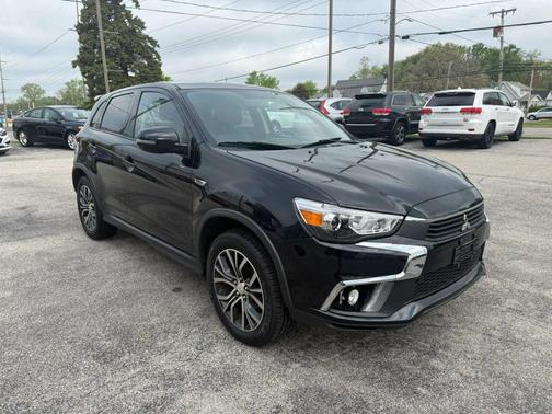 Labrador Black Metallic 2018 Mitsubishi Outlander Sport 2.4 SE